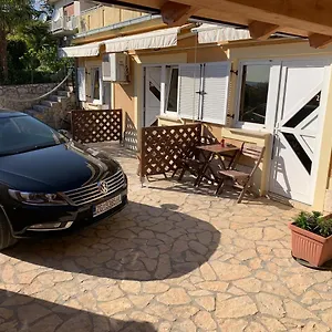 apartmani-noelle.primorje-gorskikotar.com/