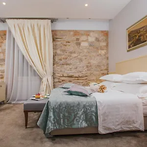 https://antique-split-luxury-rooms.splithotels.org